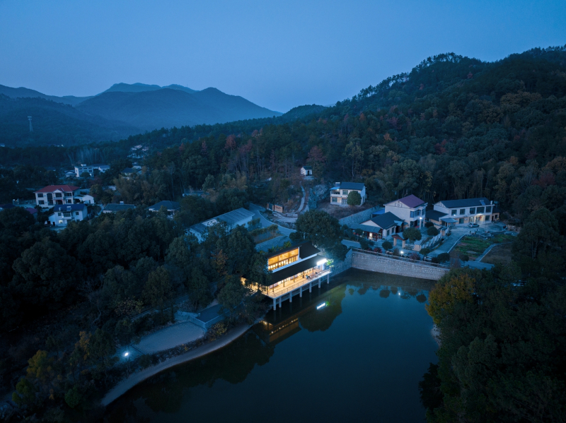 В Китае открывается книжный магазин и кофейня Dashali Village