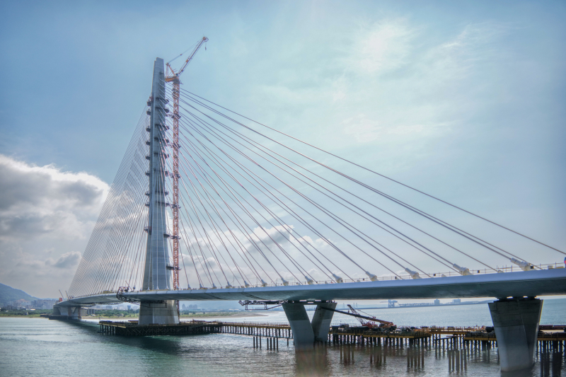 Строительство моста Даньцзян близко к завершению в Тайбэе