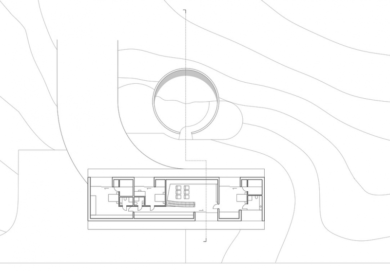 Дом остроконечной формы на склоне "Yaw House", Польша