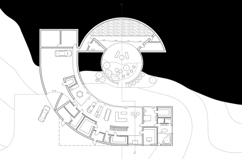 Дом остроконечной формы на склоне "Yaw House", Польша