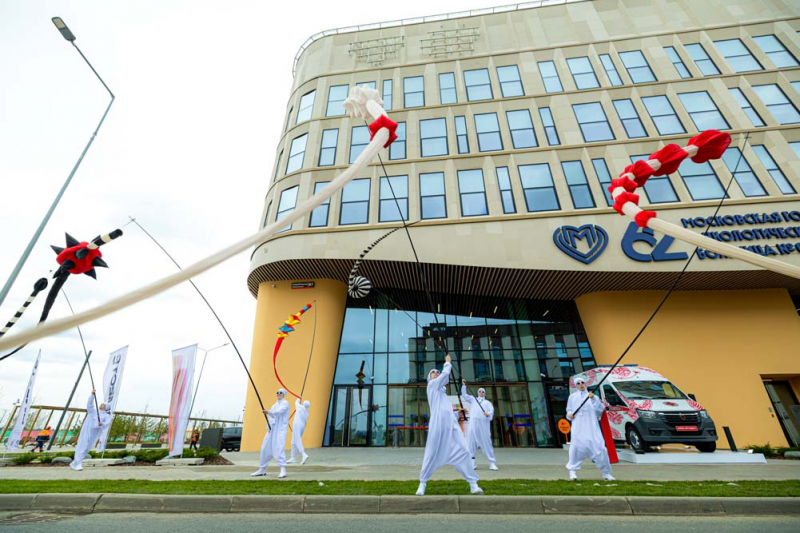 Итоги первой международной выставки в стенах московской клиники
