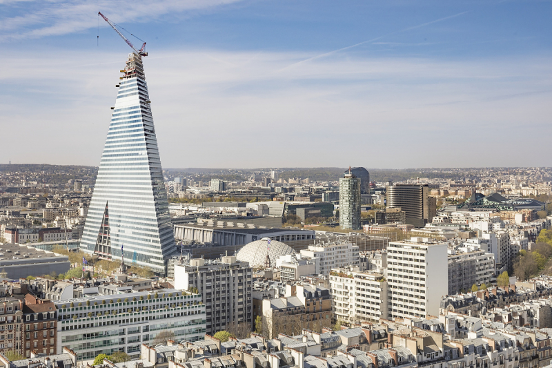 Треугольная башня от Herzog & de Meuron в Париже почти достроена