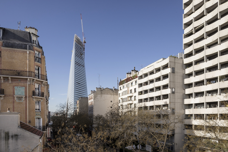Треугольная башня от Herzog & de Meuron в Париже почти достроена