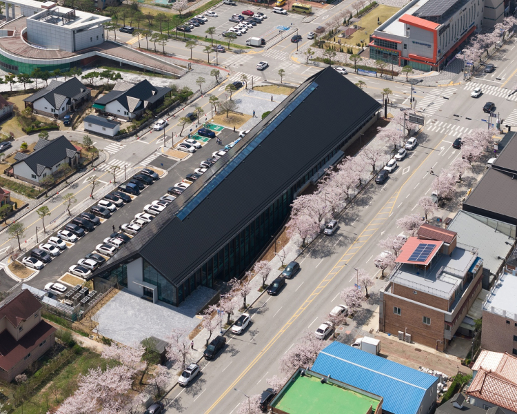 Библиотека Gochang Hwang Yunseok Library открыта для посетителей