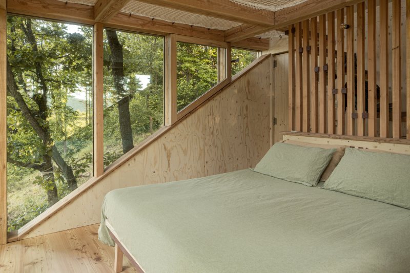 Домик-ящик на дереве TreeBOX Cabin в Альпизелле, Италия
